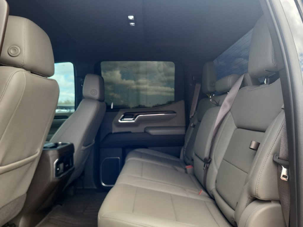 Used 2023 GMC Sierra 1500 SLT AWD/4WD image 22
