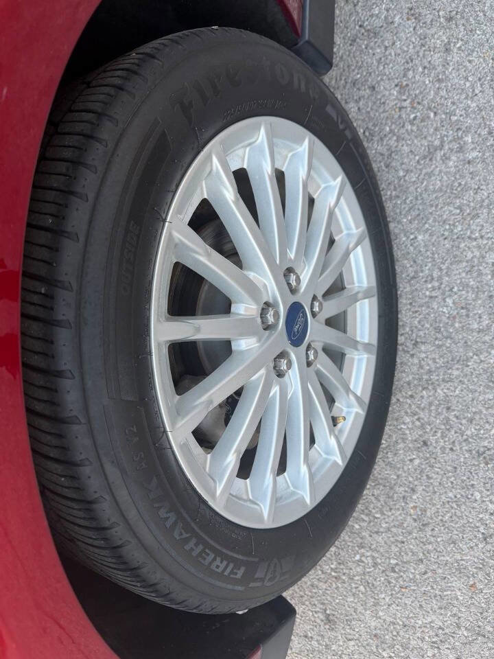 Used 2013 Ford C-MAX SEL FWD image 28