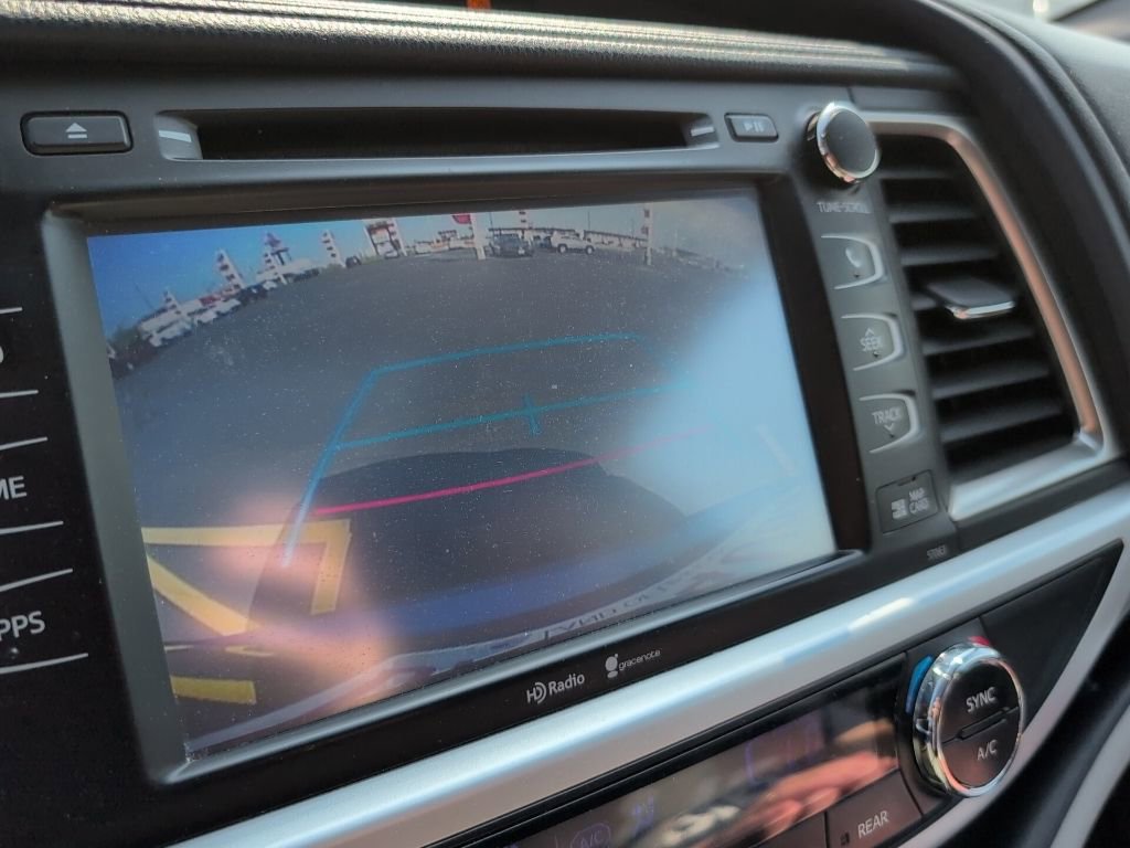 Used 2015 Toyota Highlander XLE image 15