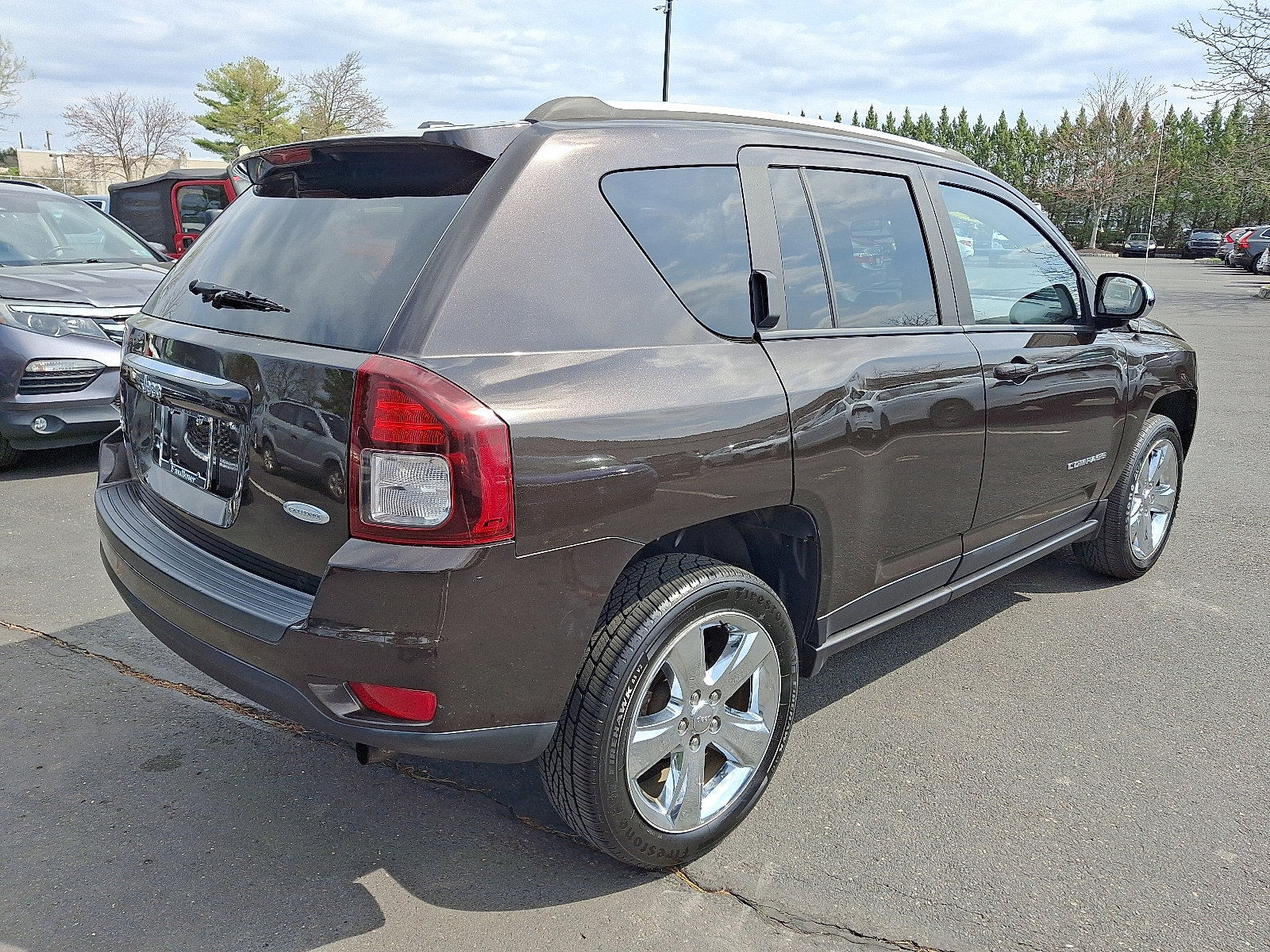 Used 2014 Jeep Compass Latitude w/ Mopar Chrome Accents Group image 6