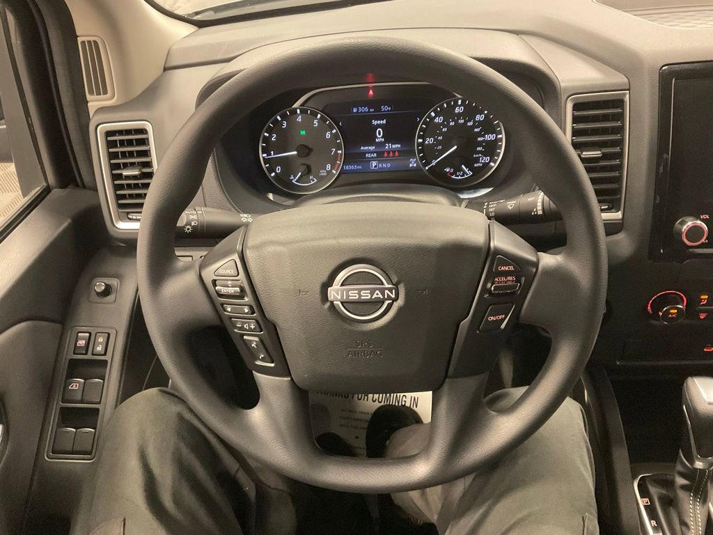 Used 2024 Nissan Frontier SV image 18