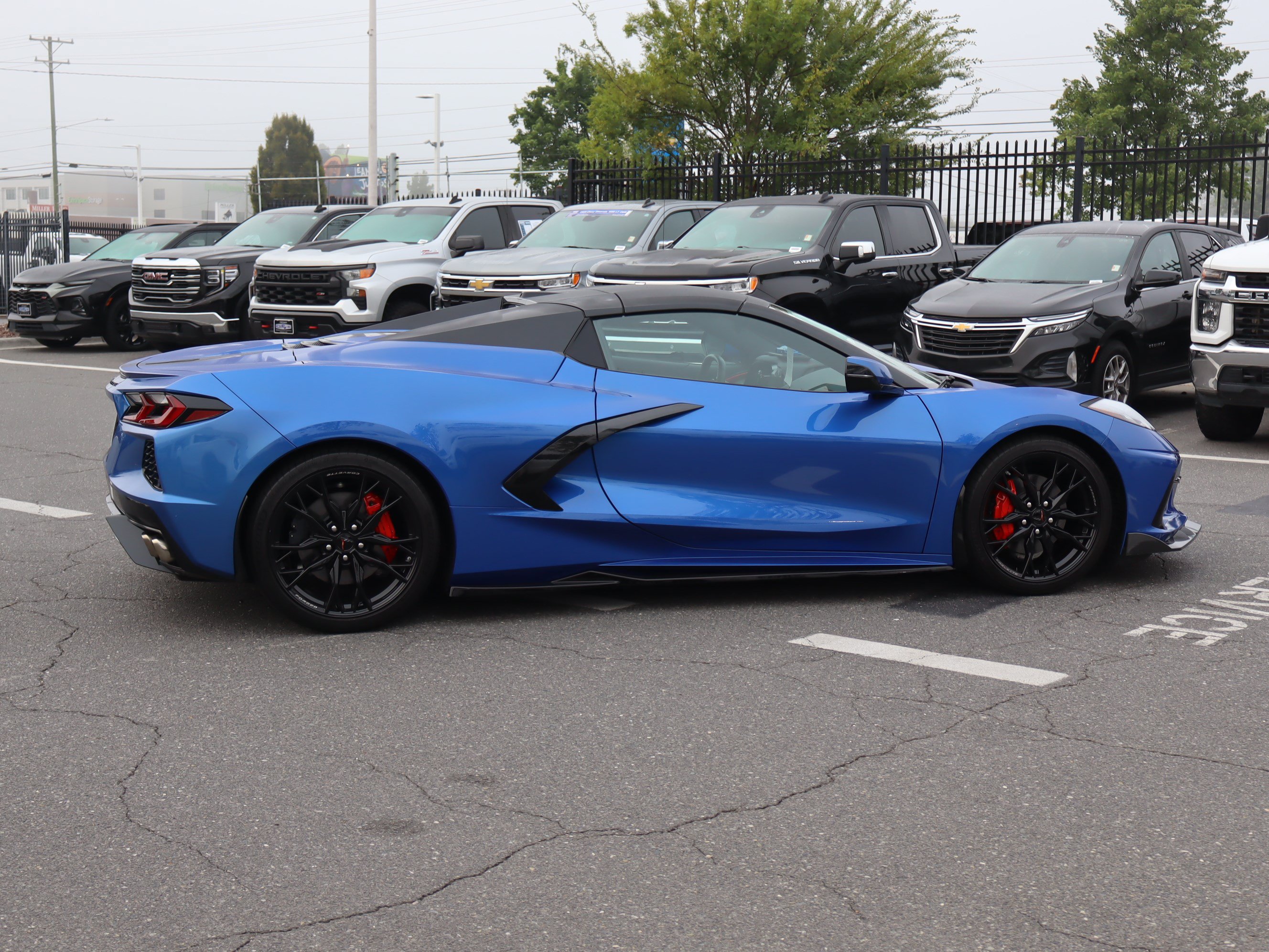 Used 2023 Chevrolet Corvette Stingray Preferred Conv w/ Stealth Interior Trim Package RWD image 11