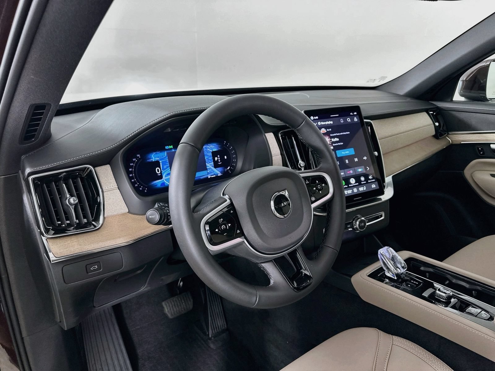 New 2026 Volvo XC90 B5 Core w/ Protection Package AWD/4WD image 31