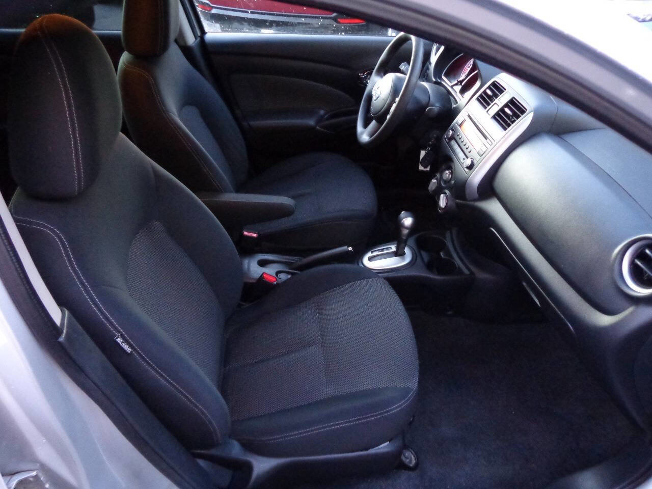 Used 2014 Nissan Versa SV w/ Convenience Package image 10