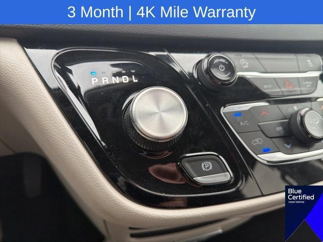 Used 2023 Chrysler Voyager LX FWD image 33