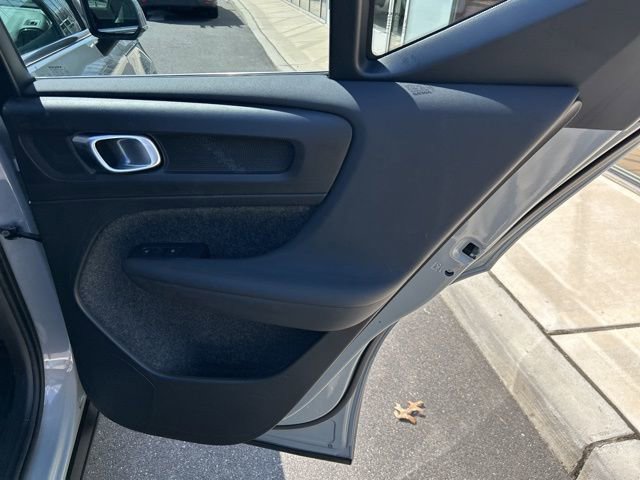 Used 2025 Volvo XC40 B5 Core AWD/4WD image 12
