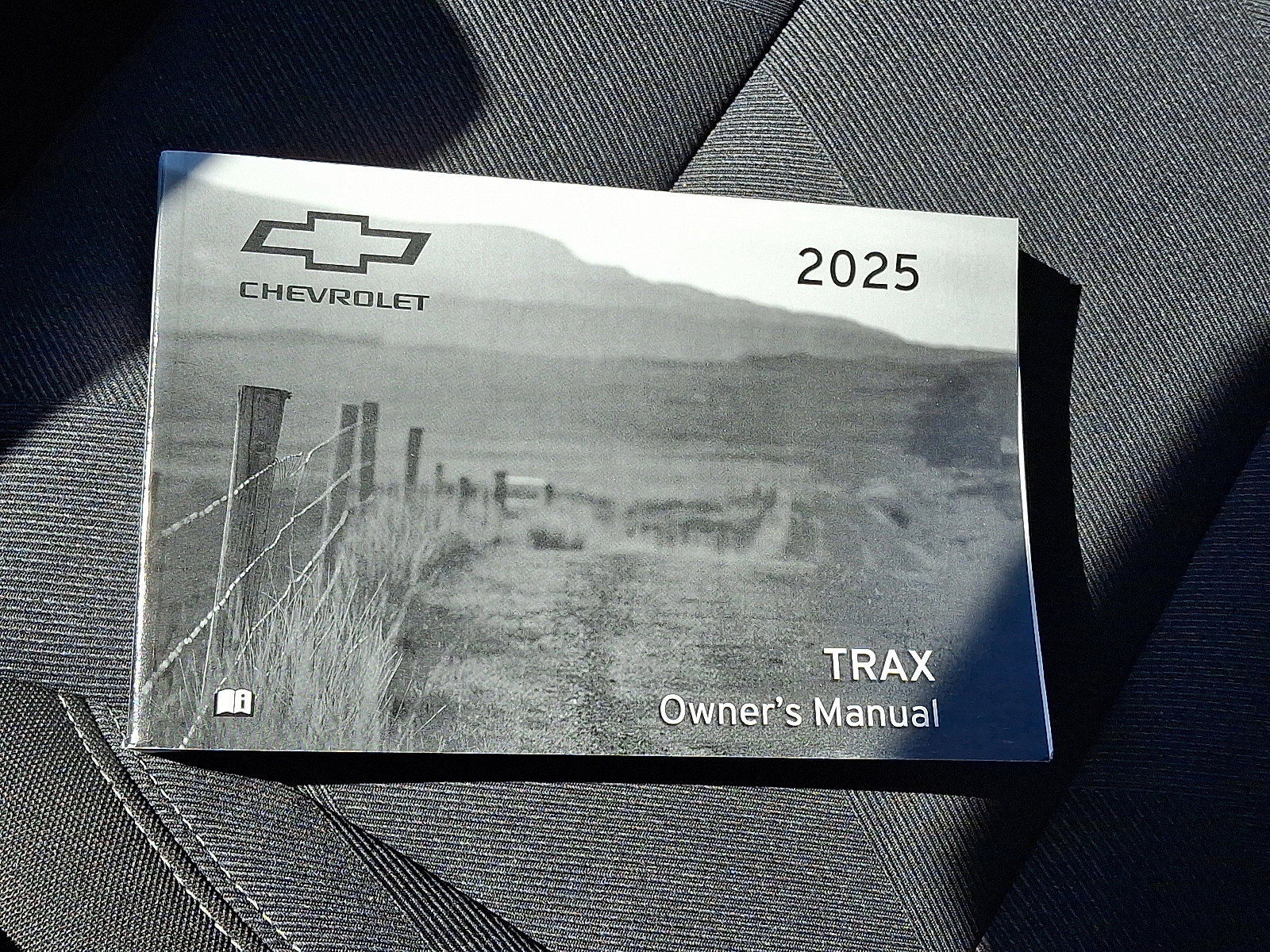 Used 2025 Chevrolet Trax LS image 26