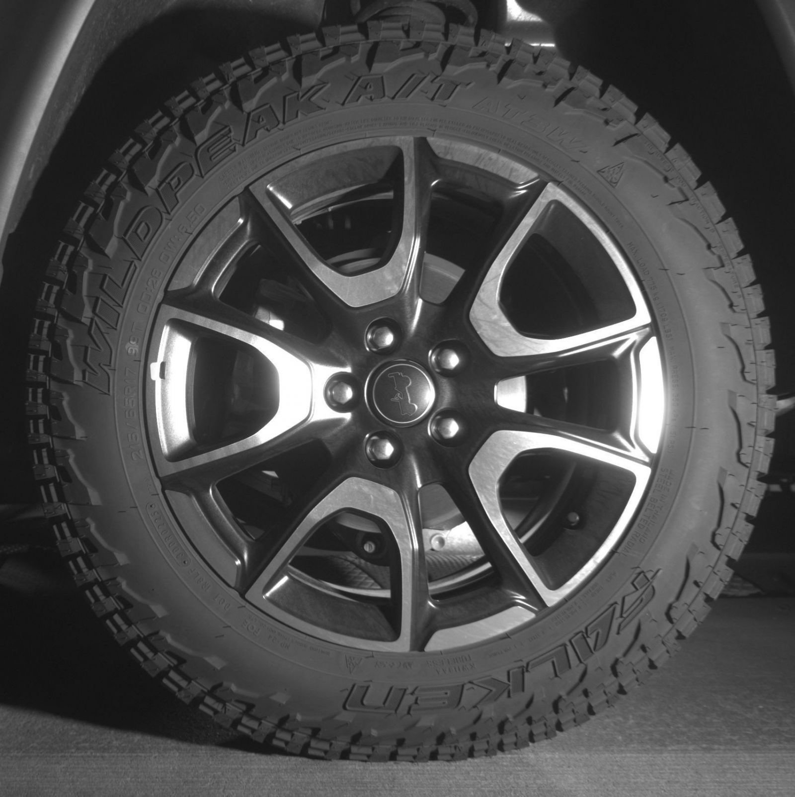 Used 2025 Jeep Compass Trailhawk AWD/4WD image 17