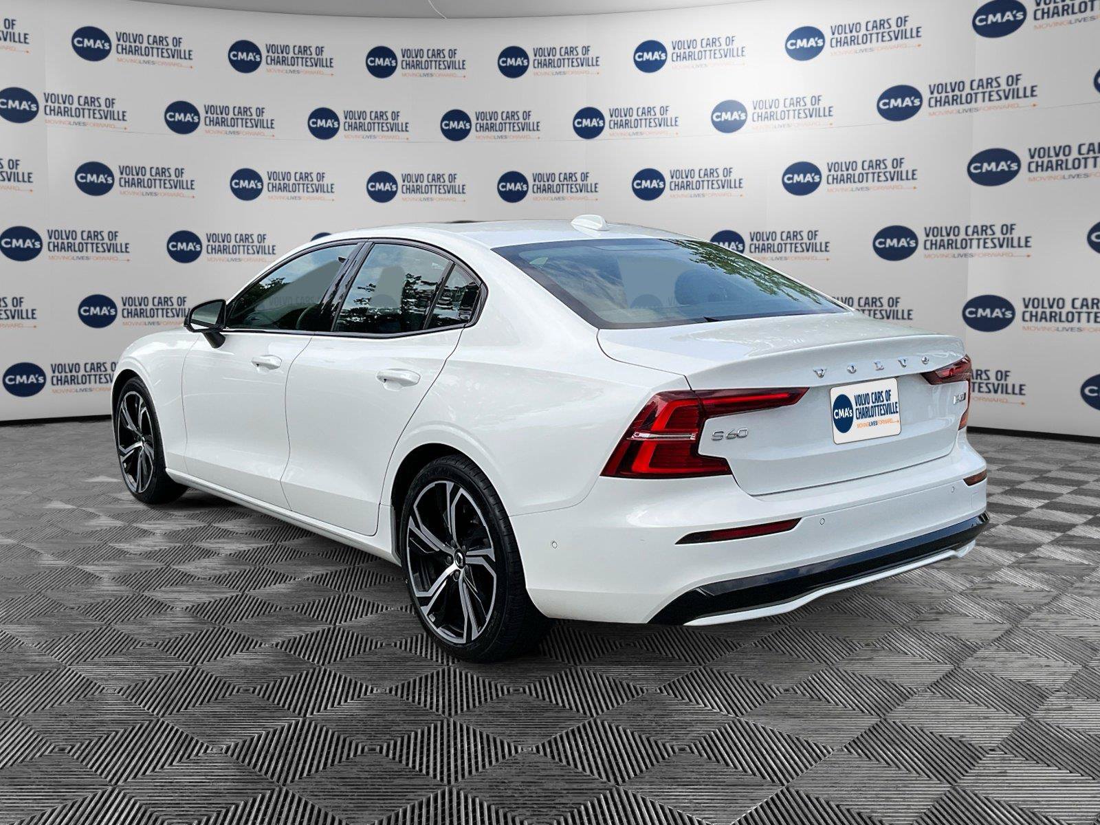 Used 2023 Volvo S60 B5 Plus w/ Climate Package AWD/4WD image 3