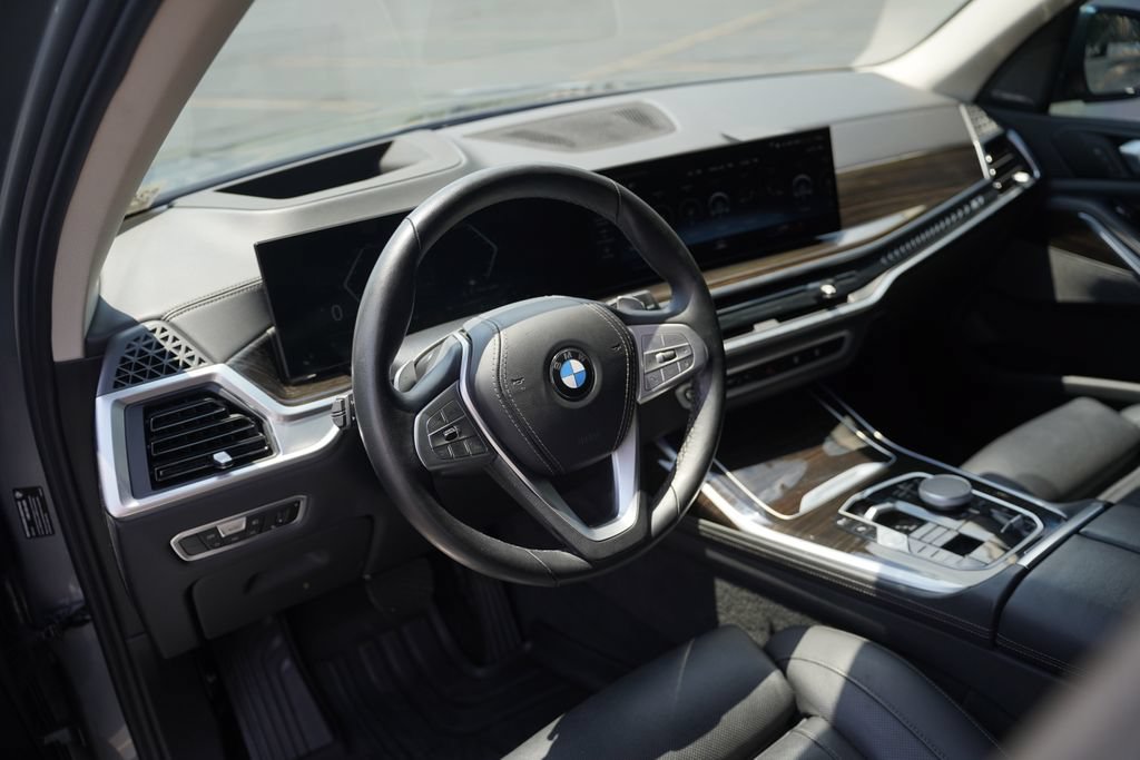 Used 2023 BMW X7 xDrive40i w/ Premium Package AWD/4WD image 9