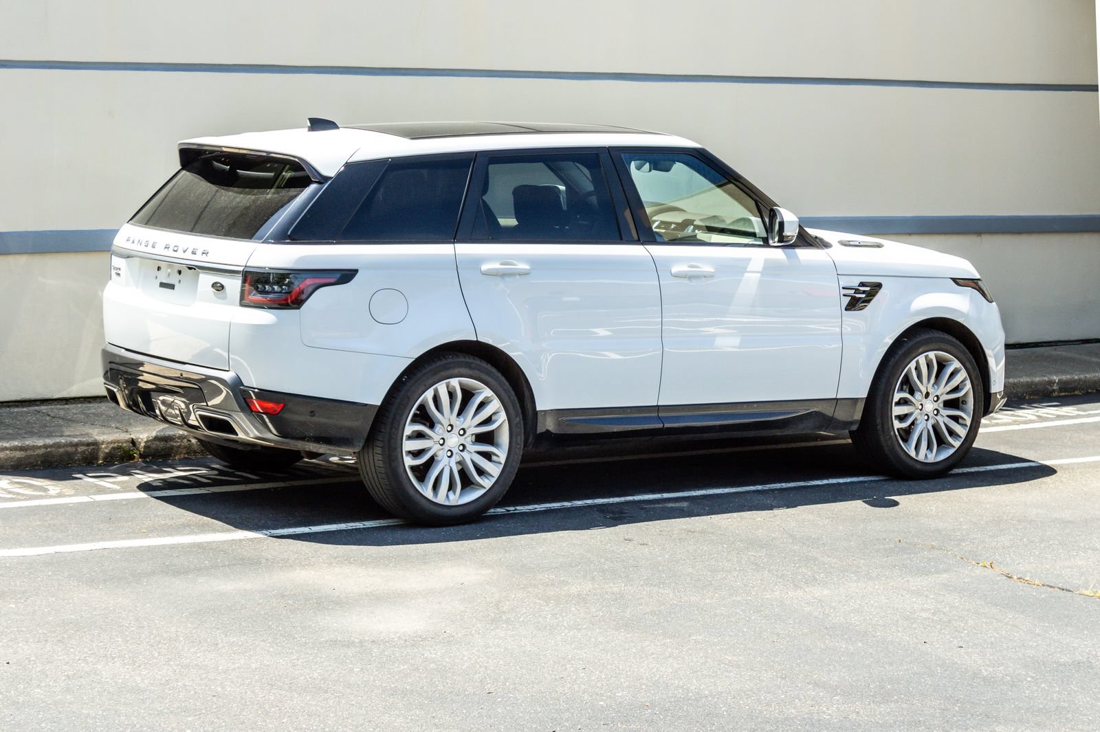 Used 2019 Land Rover Range Rover Sport HSE AWD/4WD image 8