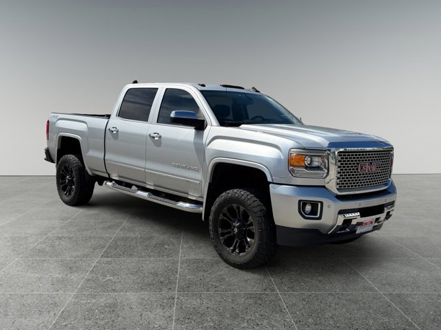Used 2015 GMC Sierra 2500 Denali w/ Suspension Package, Off-Road AWD/4WD image 7