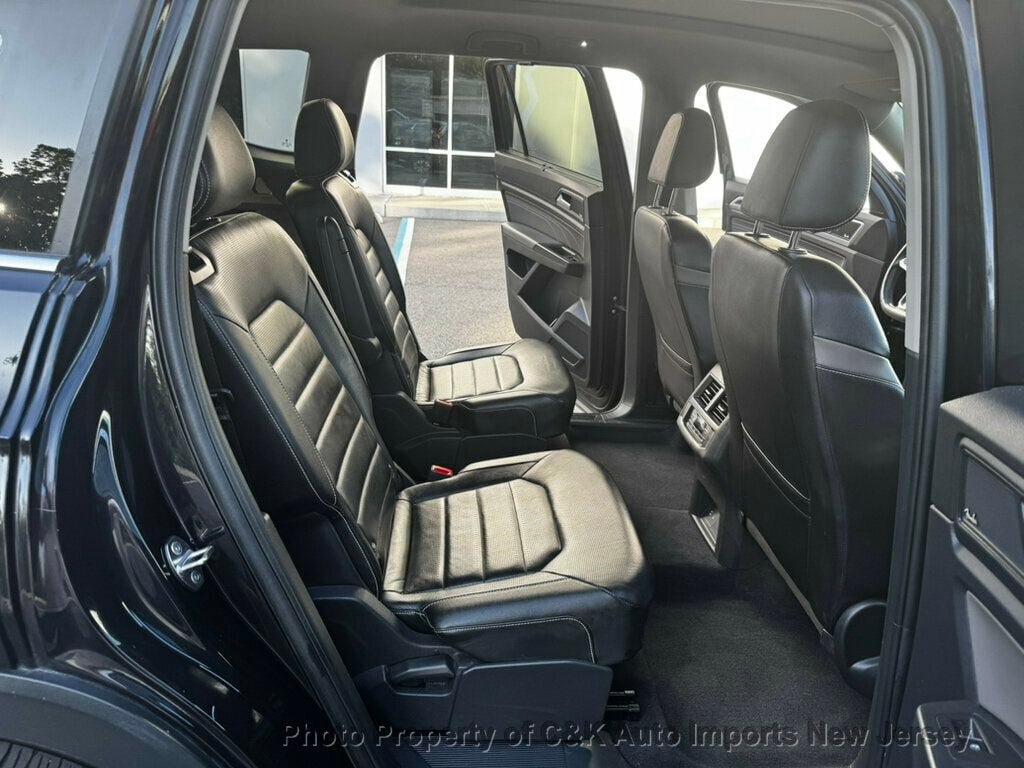Used 2022 Volkswagen Atlas SEL Premium AWD/4WD image 30