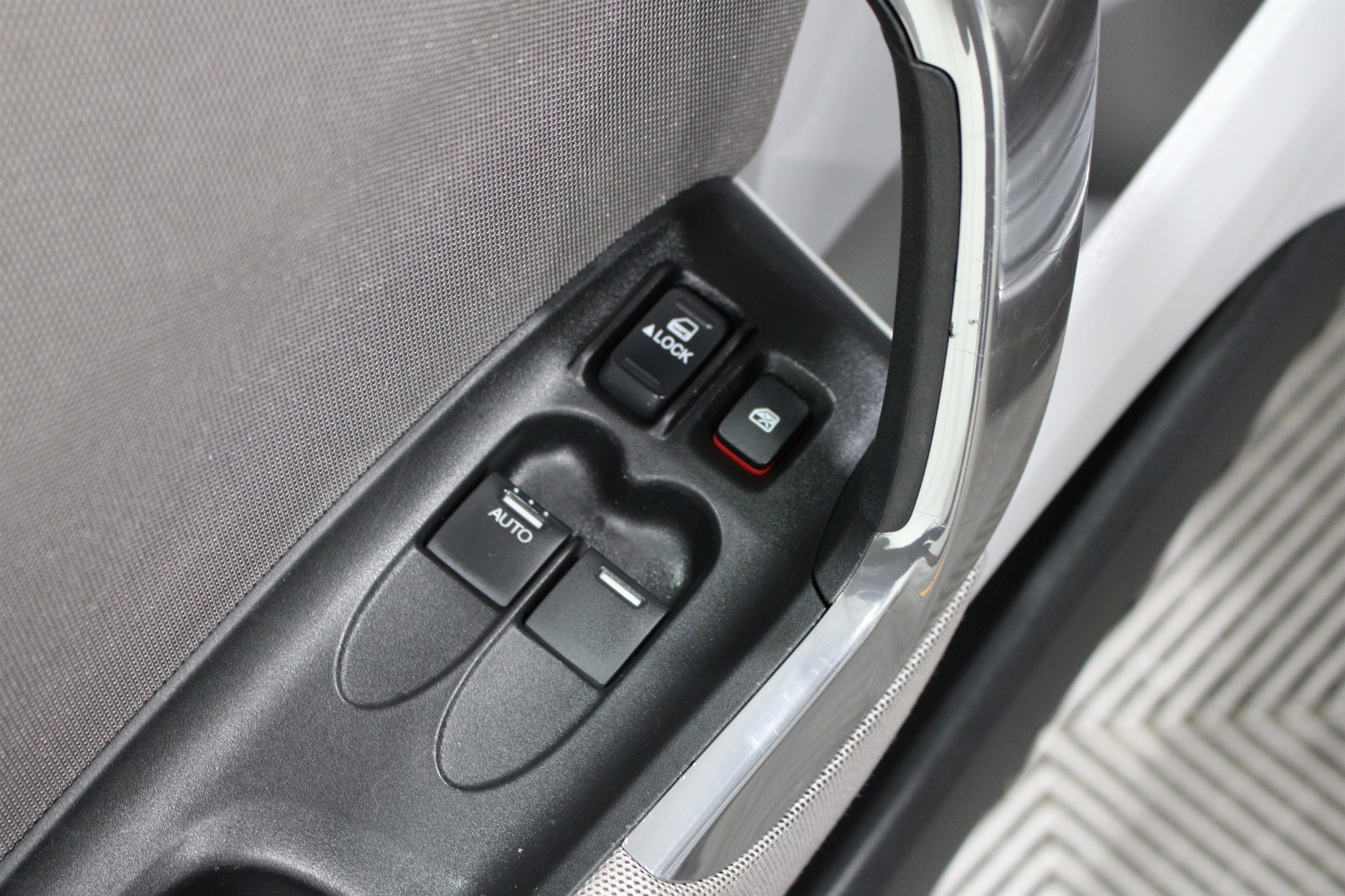 Used 2011 Honda CR-Z EX image 6