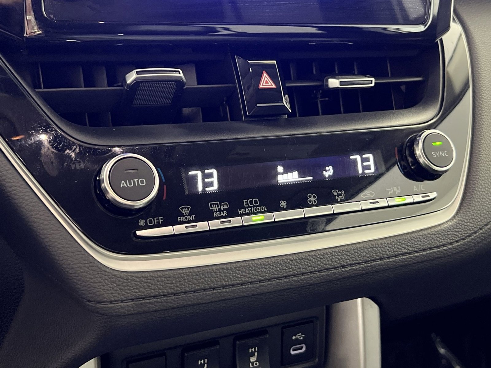 Used 2023 Toyota Corolla Cross XLE image 21