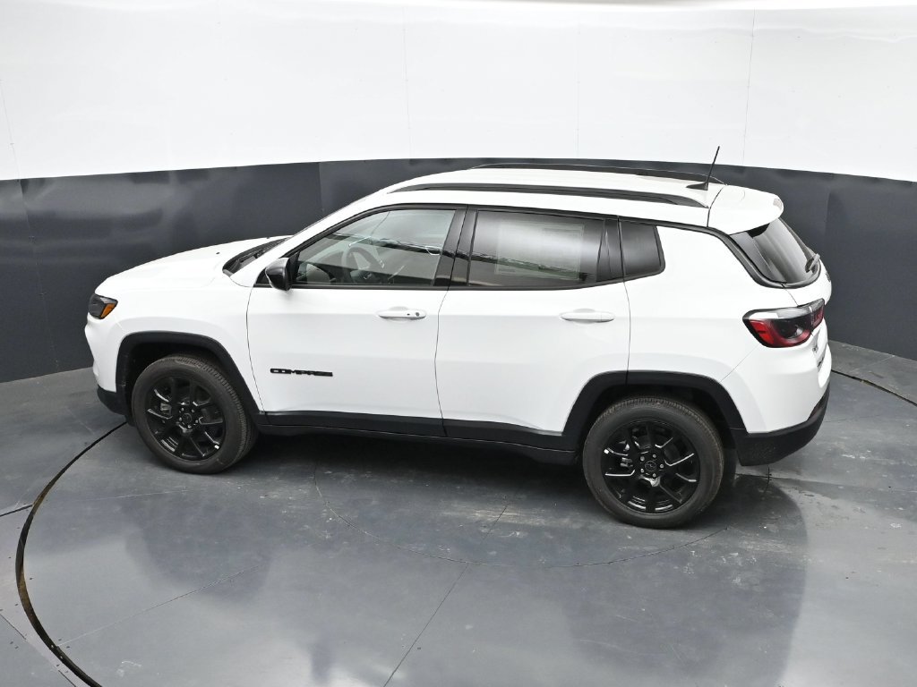 New 2026 Jeep Compass Latitude AWD/4WD image 37