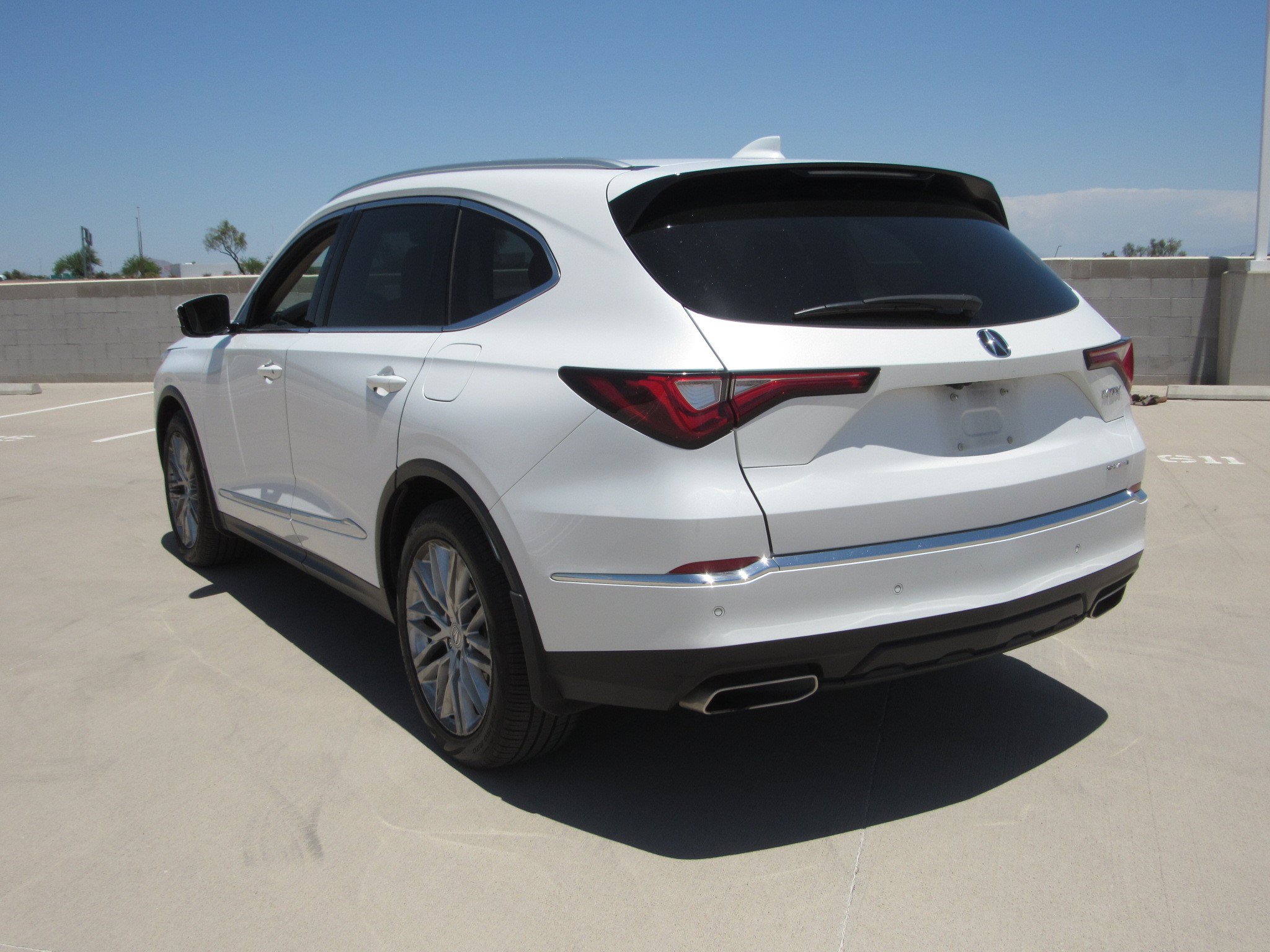 Used 2023 Acura MDX SH-AWD w/ Advance Package image 6