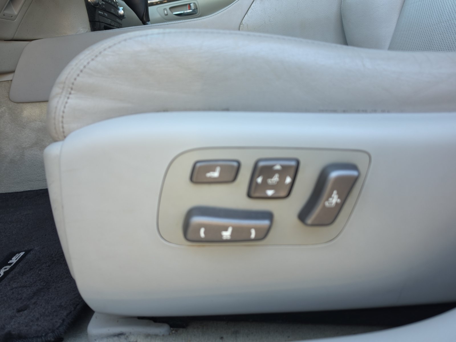 Used 2012 Lexus LS 460 w/ Luxury Value Edition RWD image 16