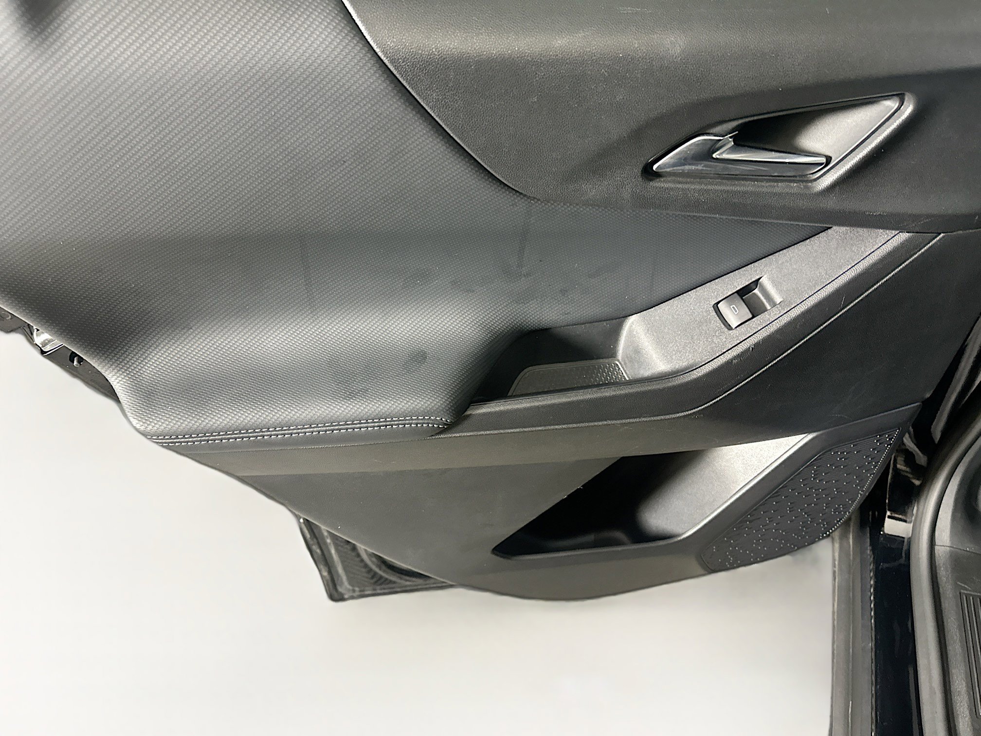 Used 2025 Chevrolet Equinox LT FWD image 25