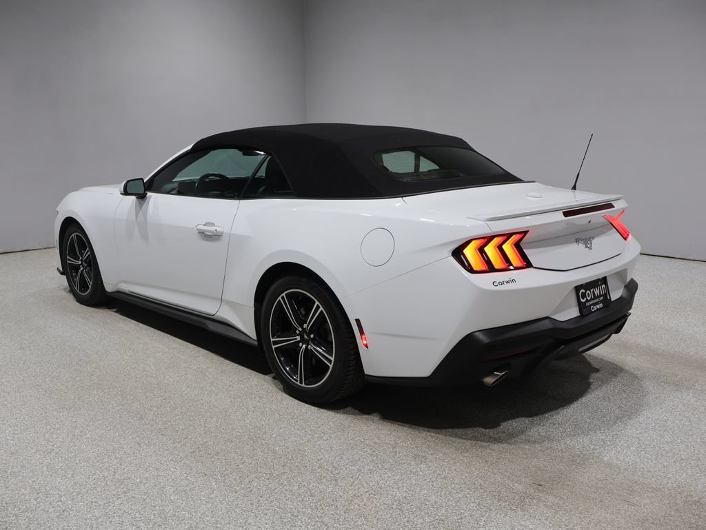 Used 2025 Ford Mustang Premium RWD image 4