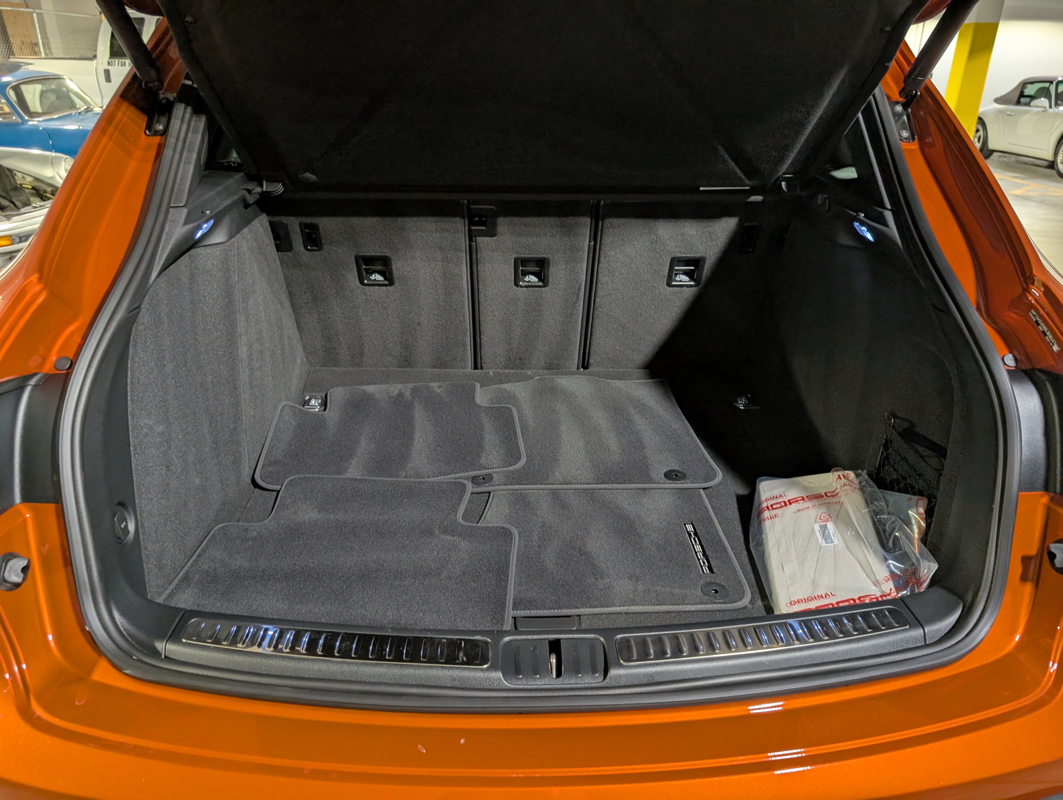 Certified 2025 Porsche Macan image 24