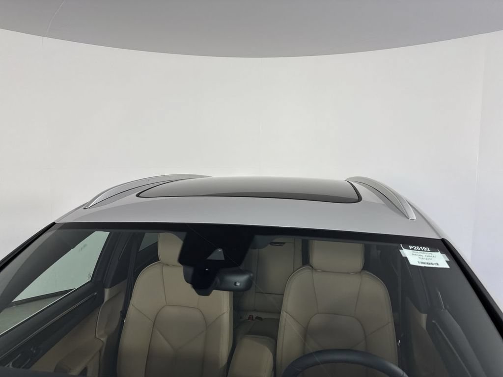 New 2026 Porsche Macan AWD/4WD image 17