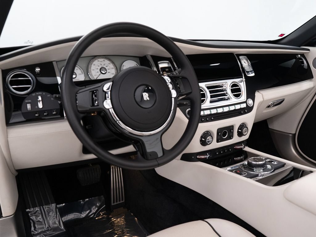 Certified 2018 Rolls-Royce Dawn RWD image 21