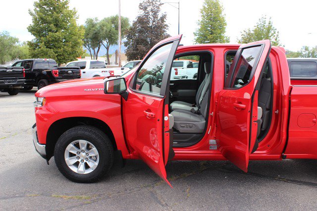 Used 2022 Chevrolet Silverado 1500 LT w/ Safety Package II image 7