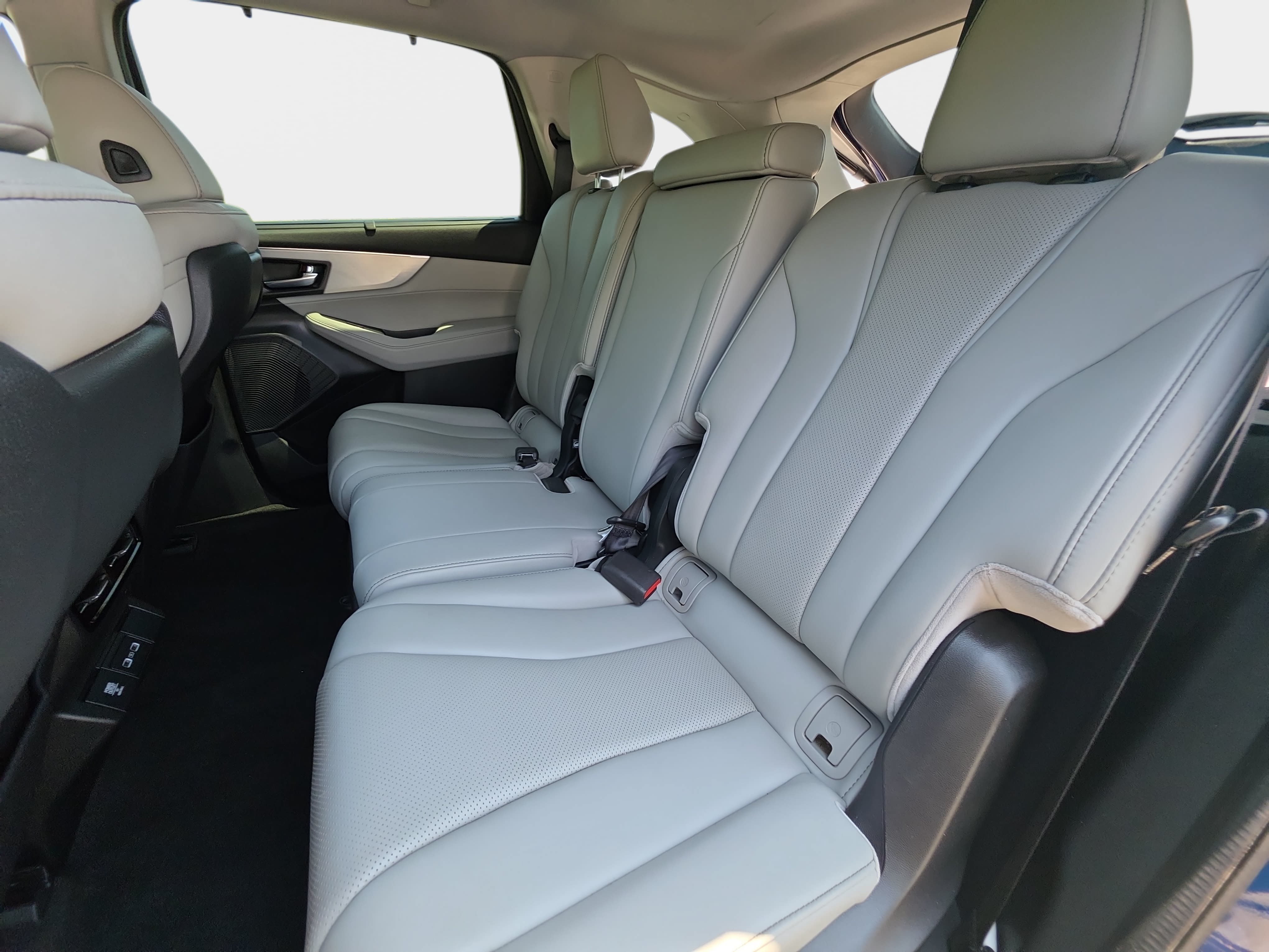 Used 2023 Acura MDX SH-AWD w/ Technology Package image 16