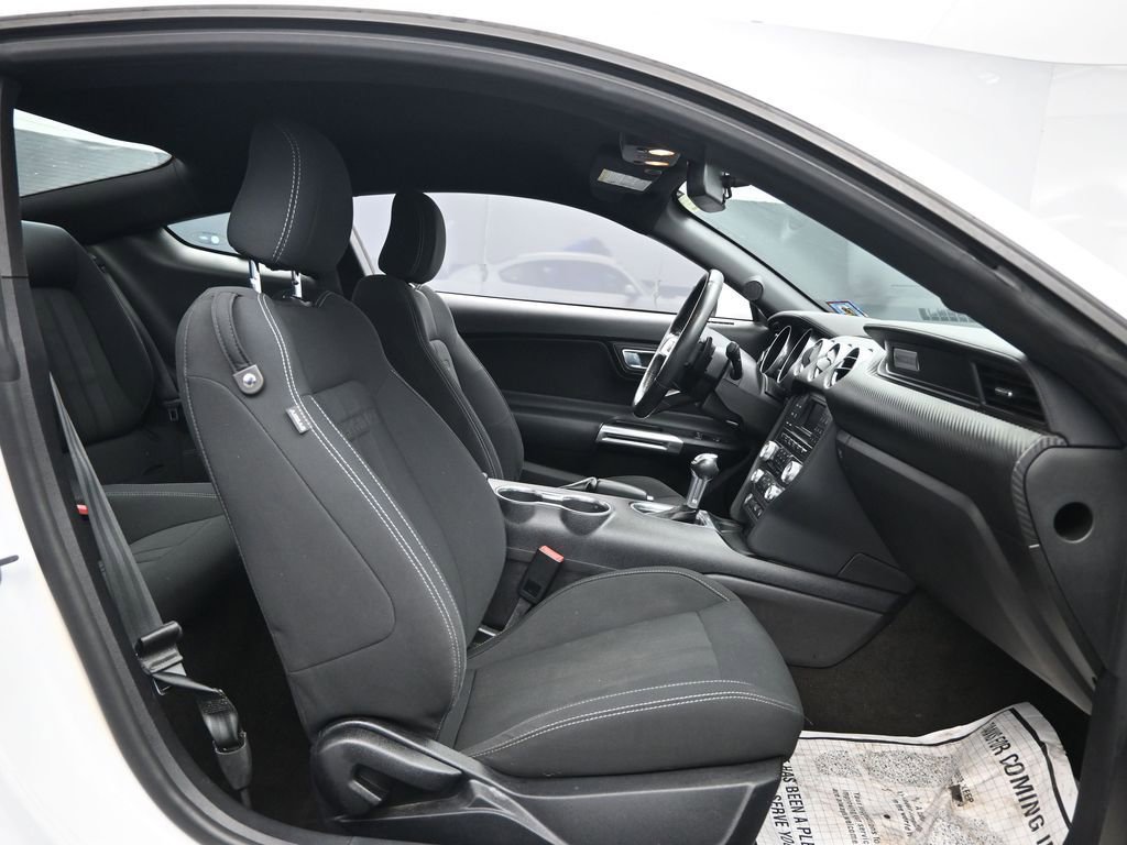 Used 2018 Ford Mustang EcoBoost image 28