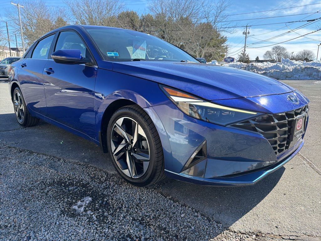 Used 2023 Hyundai Elantra Limited image 3