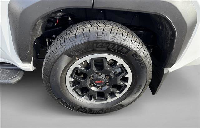Certified 2025 Toyota 4Runner TRD Off-Road image 9
