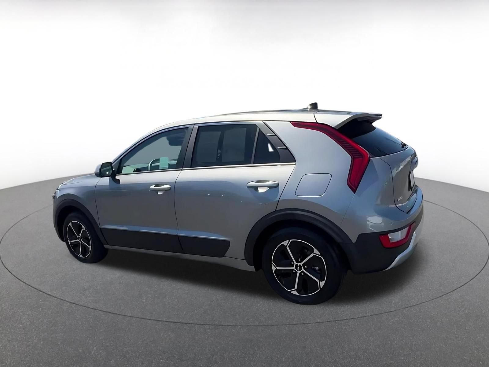 Used 2026 Kia Niro LX FWD image 10