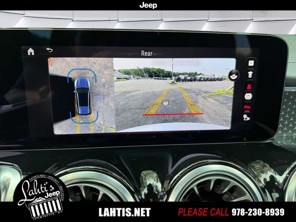 Used 2024 Mercedes-Benz GLB 35 AMG 4MATIC image 19