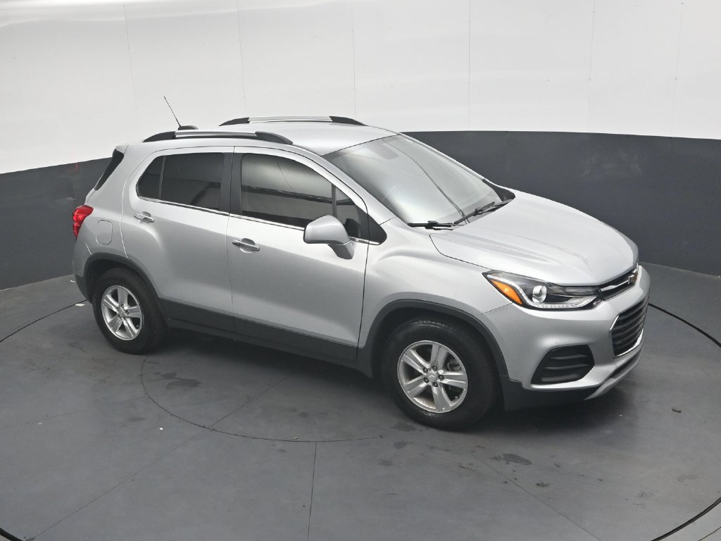 Used 2020 Chevrolet Trax LT w/ LT Convenience Package FWD image 17