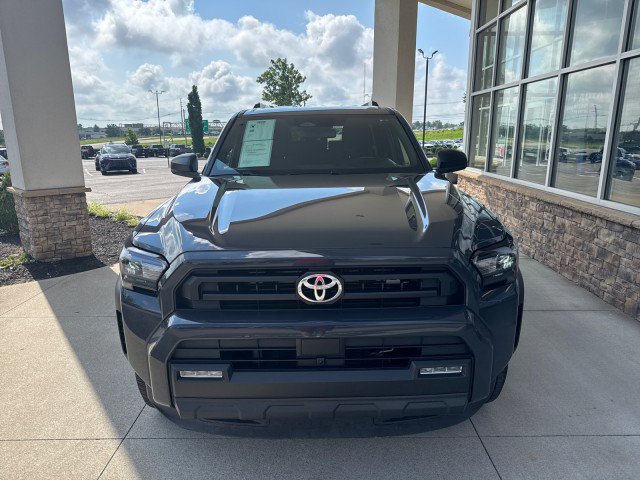 Used 2025 Toyota 4Runner SR5 AWD/4WD image 3
