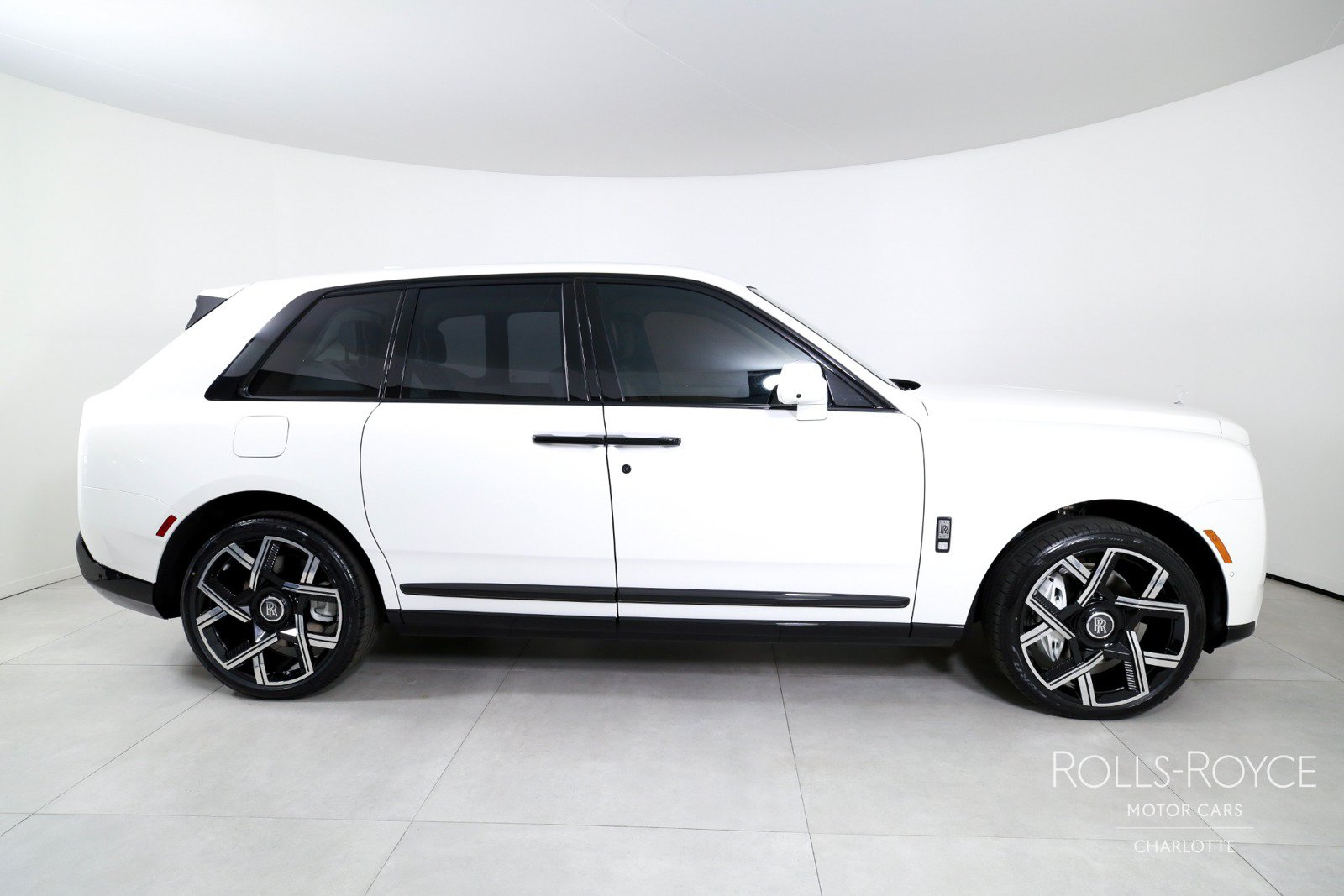 Used 2026 Rolls-Royce Cullinan AWD/4WD image 10