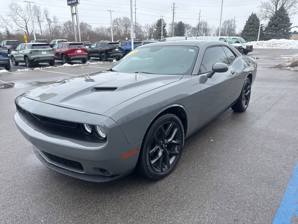 Used 2019 Dodge Challenger SXT w/ Blacktop Package image 7