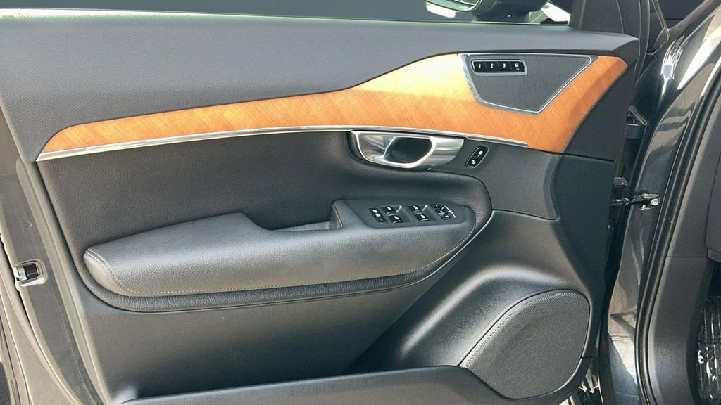 Used 2021 Volvo XC90 T8 Inscription Expression w/ Advanced Package image 12