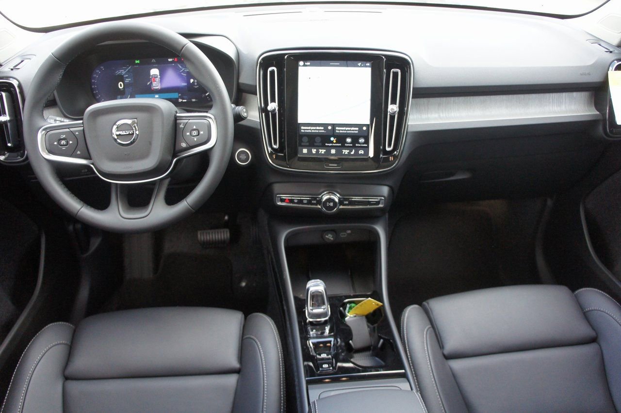 New 2026 Volvo XC40 B5 Plus w/ Protection Package Premier image 9