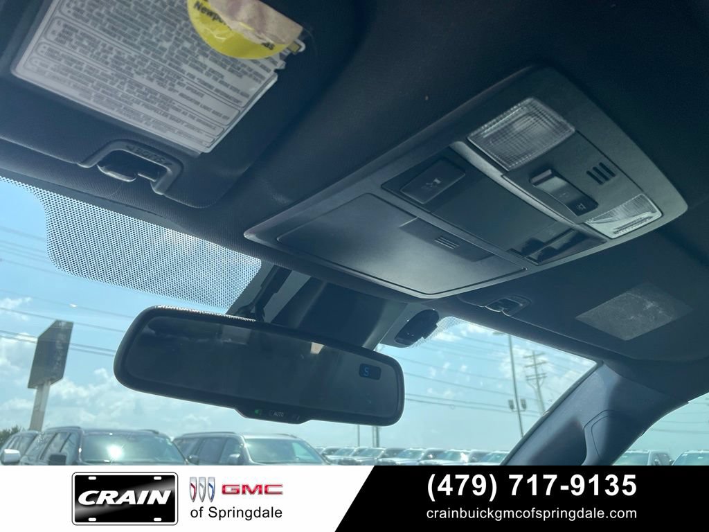 Used 2018 Toyota Tacoma TRD Sport w/ TRD Premium Sport Package AWD/4WD image 17