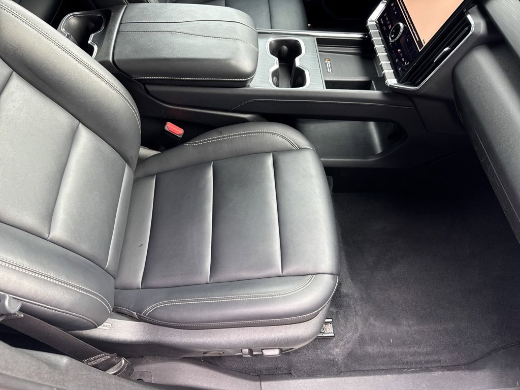 Used 2024 GMC Acadia Elevation image 13