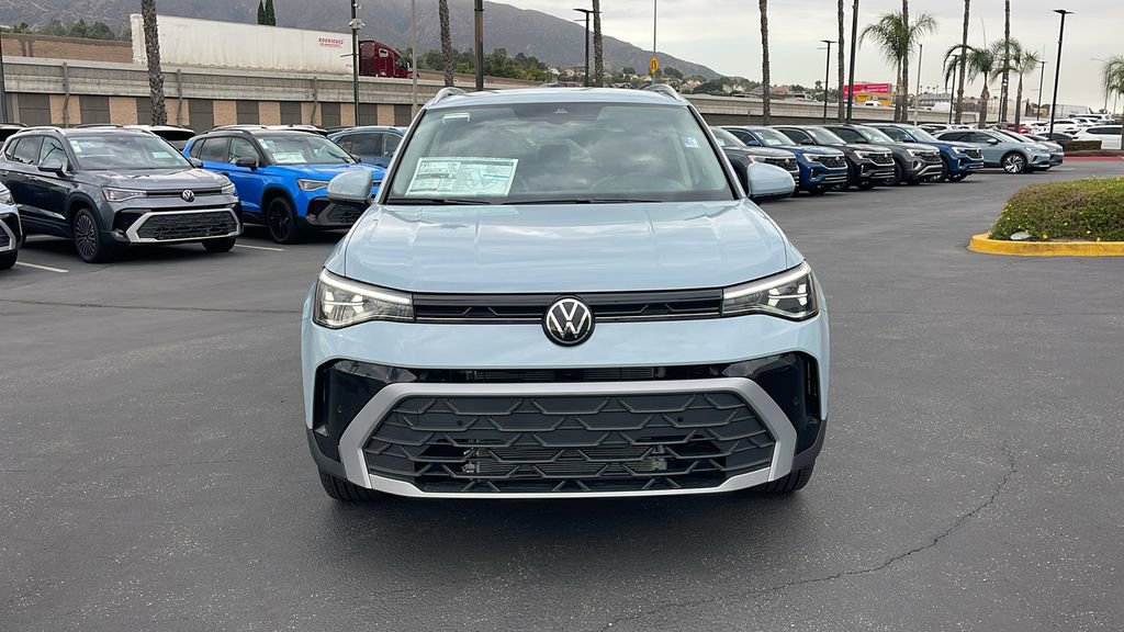 New 2025 Volkswagen Taos SE image 3