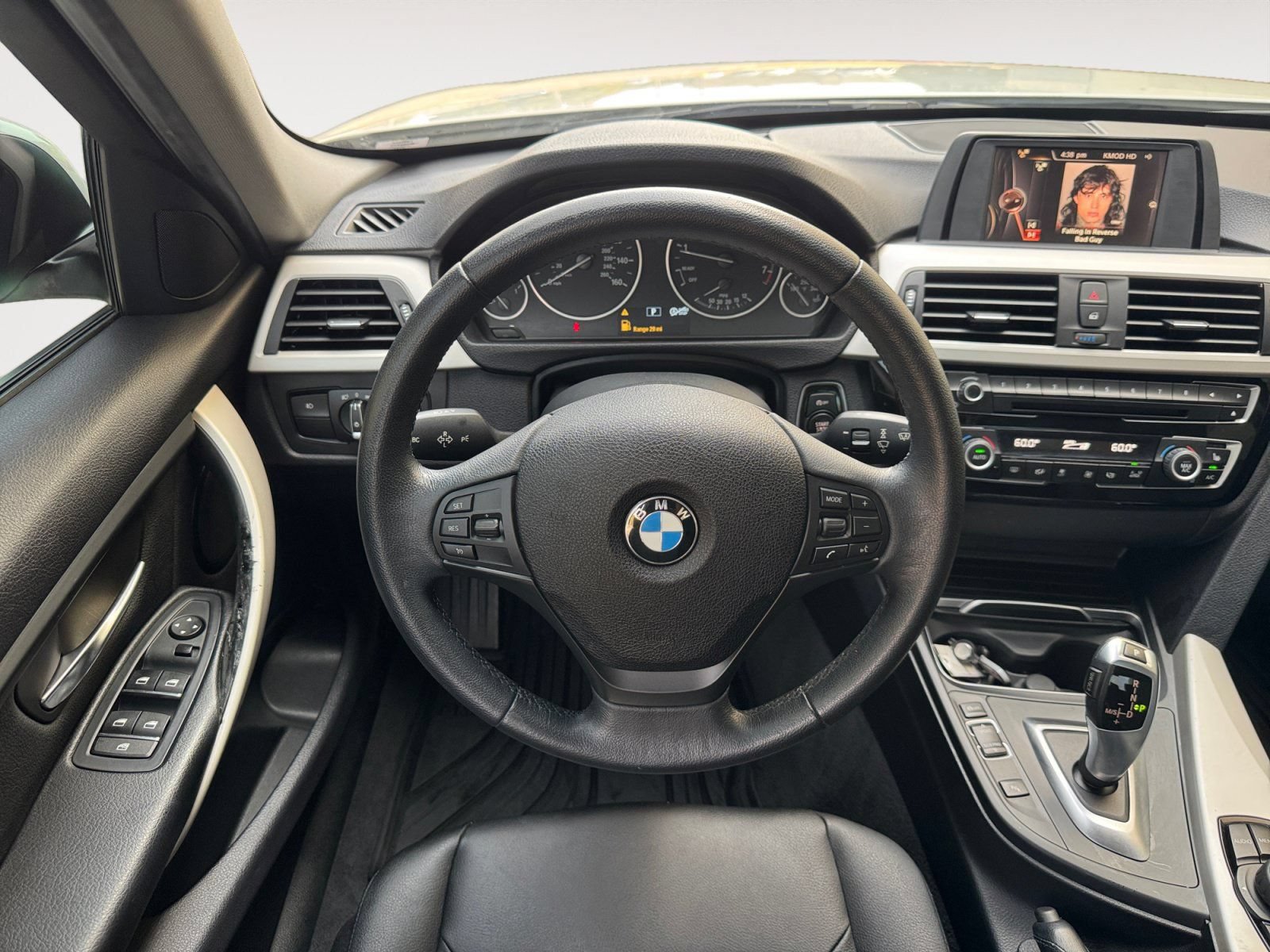 Used 2016 BMW 320i xDrive Sedan AWD/4WD image 12
