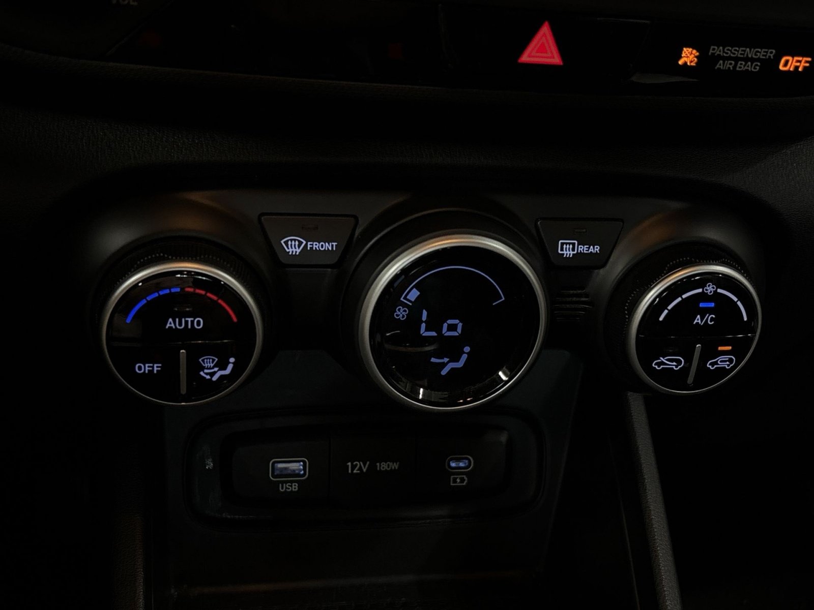 Certified 2025 Hyundai Venue SEL FWD image 23