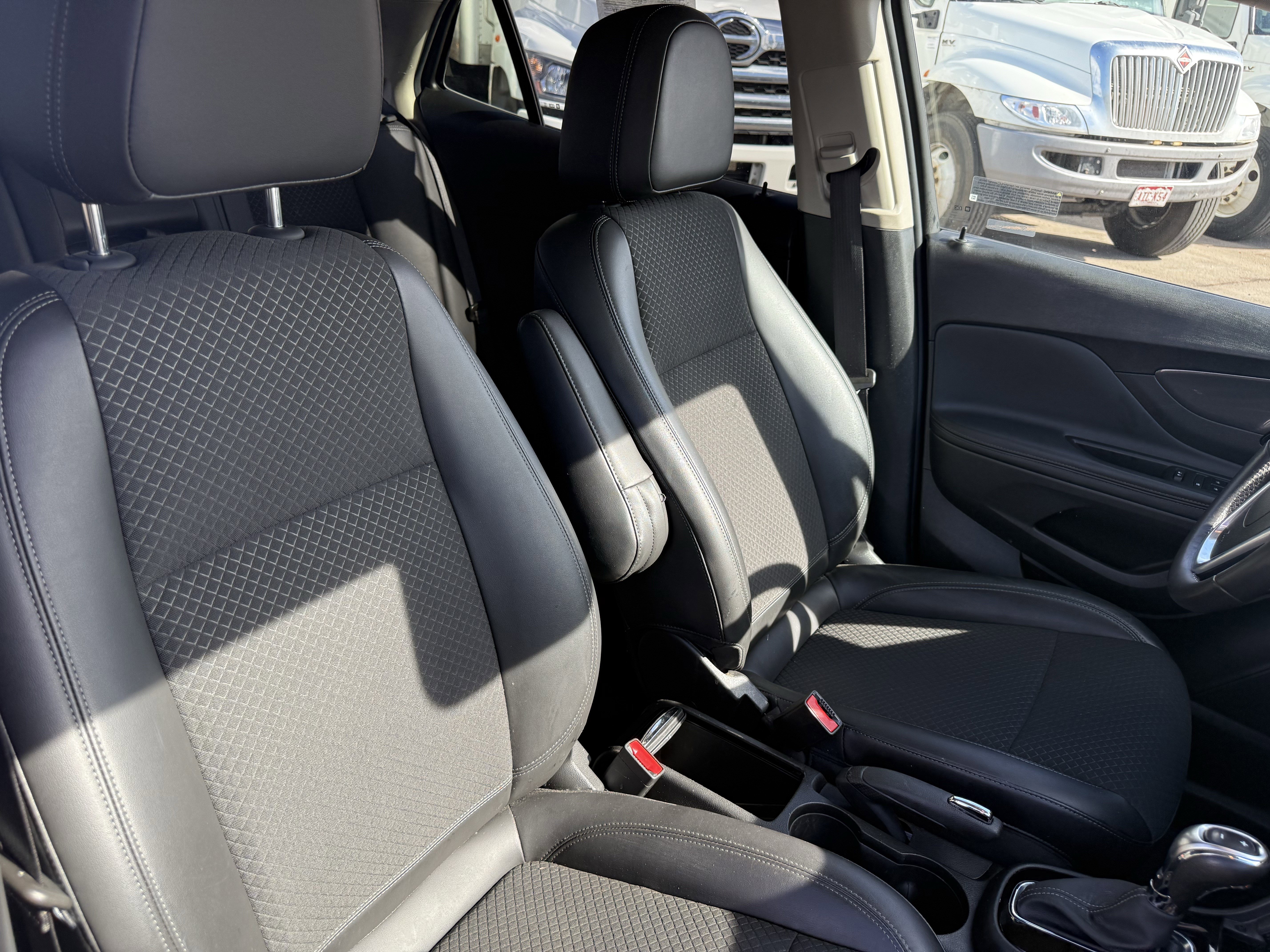 Used 2022 Buick Encore Preferred w/ Safety Package image 20