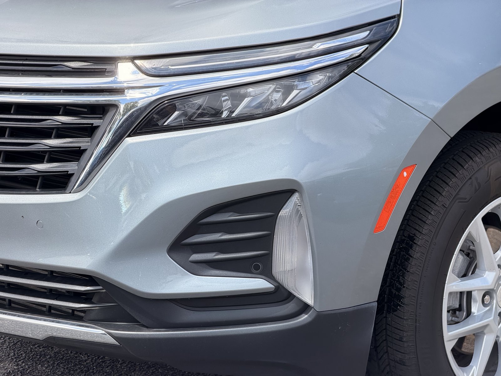 Used 2024 Chevrolet Equinox LT AWD/4WD image 8