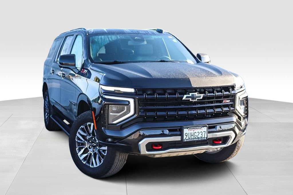 Used 2025 Chevrolet Suburban Z71 AWD/4WD image 2