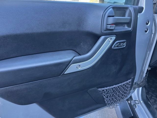 Used 2016 Jeep Wrangler Unlimited Sahara w/ Connectivity Group image 10