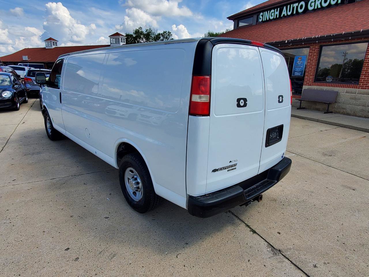 Used 2014 Chevrolet Express 3500 Extended RWD image 6